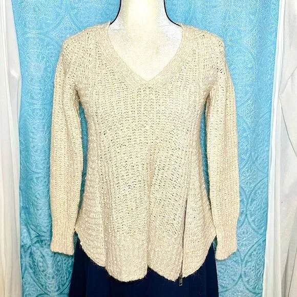 Anthropologie Moth Textured Asymmetric Sweater with a touch of Alpaca Sz XS - Picture 2 of 7